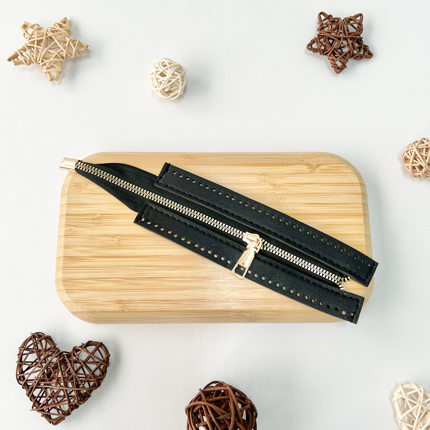 18cm PU Leather Zip (with Holes)