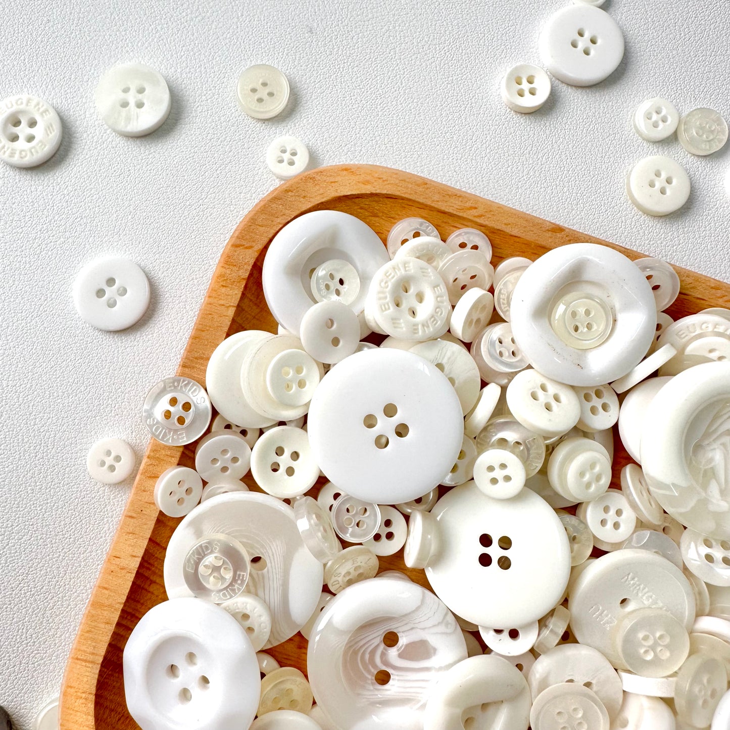 10mm - 40mm Assorted Resin Buttons (White)