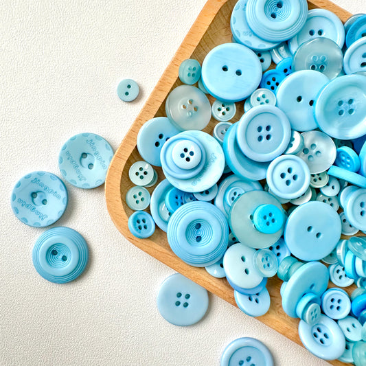 10mm - 40mm Assorted Resin Buttons (Light Blue)