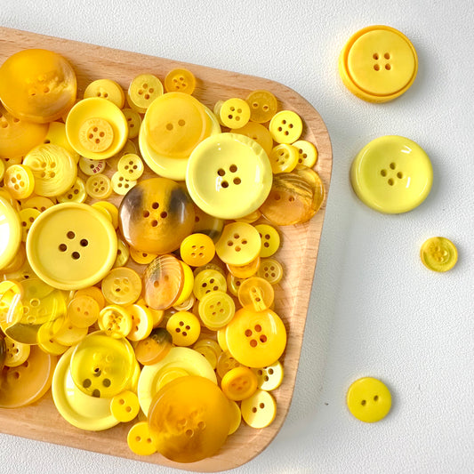 10mm - 40mm Assorted Resin Buttons (Yellow)