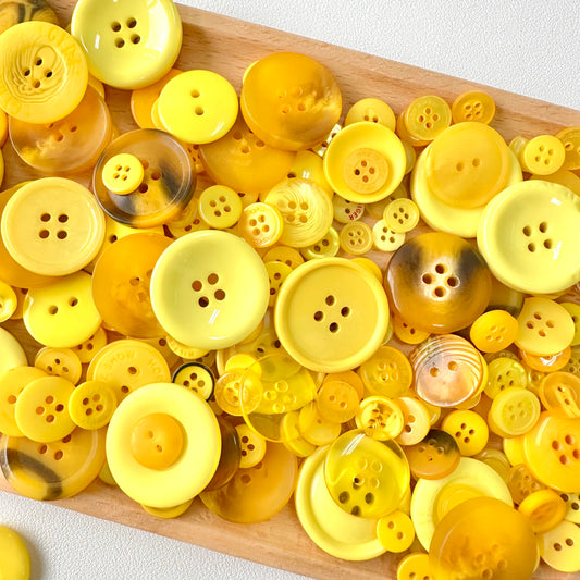 10mm - 40mm Assorted Resin Buttons (Yellow)