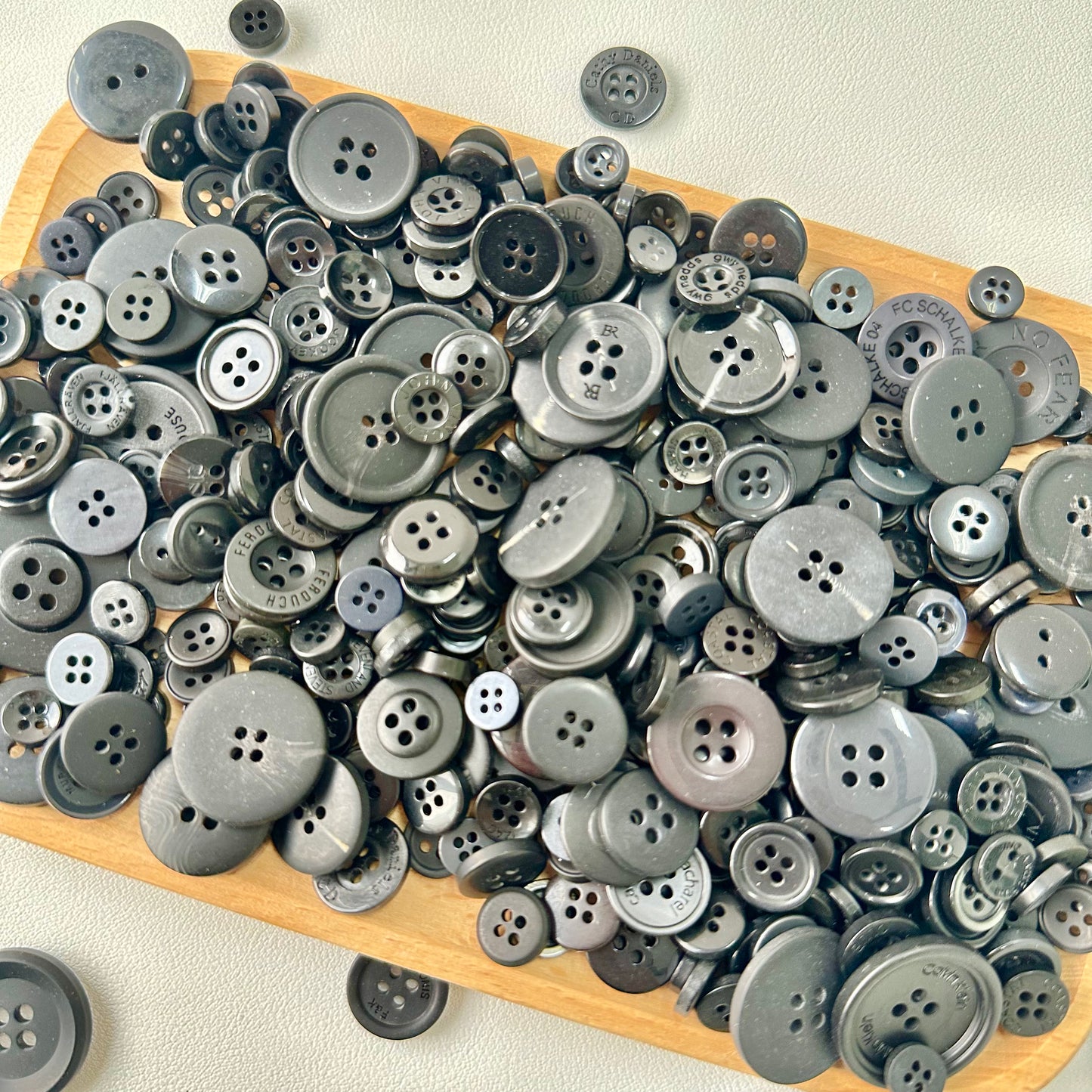 10mm - 40mm Assorted Resin Buttons (Black)