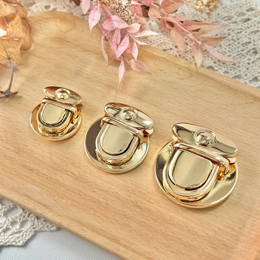 Gold Metal Lock Bag Clasp (Pin-on)