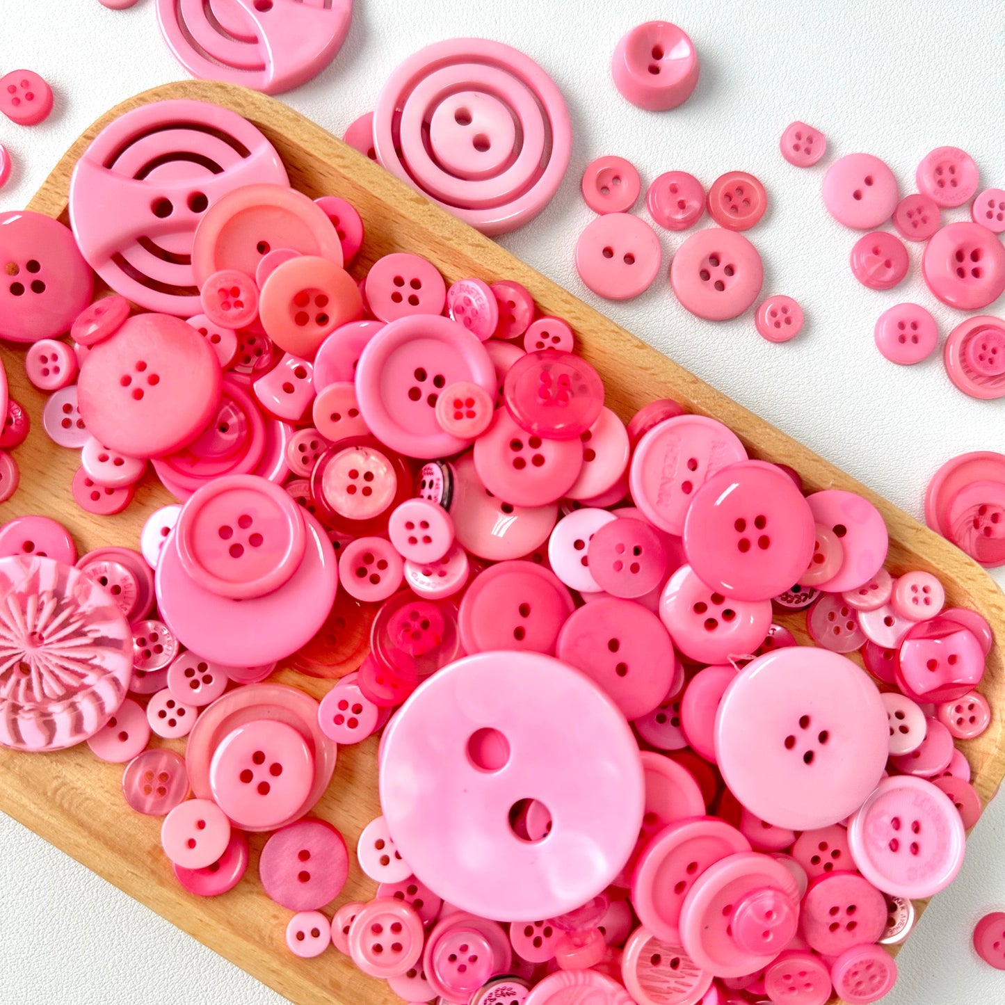 10mm - 40mm Assorted Resin Buttons (Baby Pink)