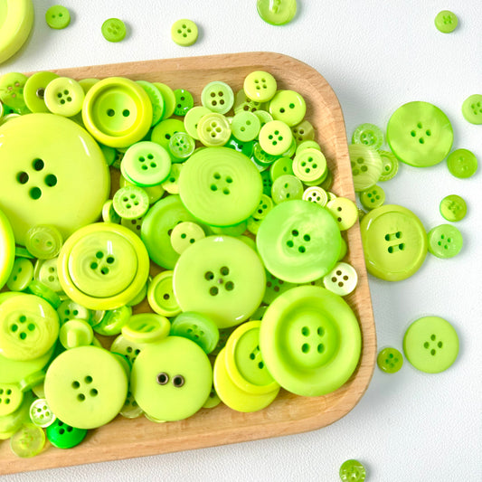 10mm - 40mm Assorted Resin Buttons (Green)