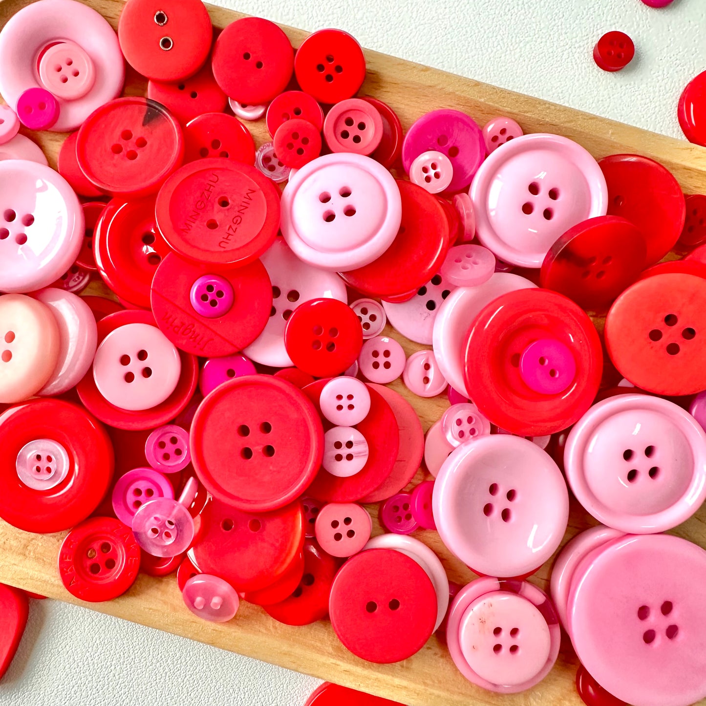 10mm - 40mm Assorted Resin Buttons (Red)