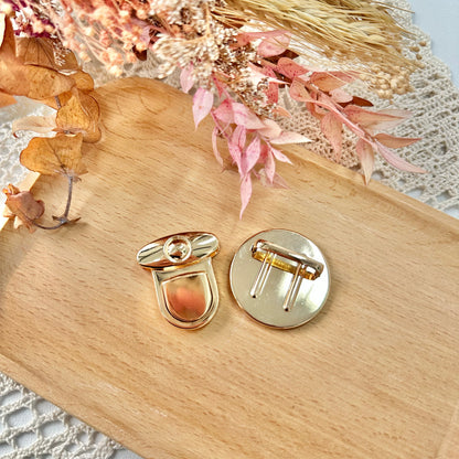 Gold Metal Lock Bag Clasp (Pin-on)