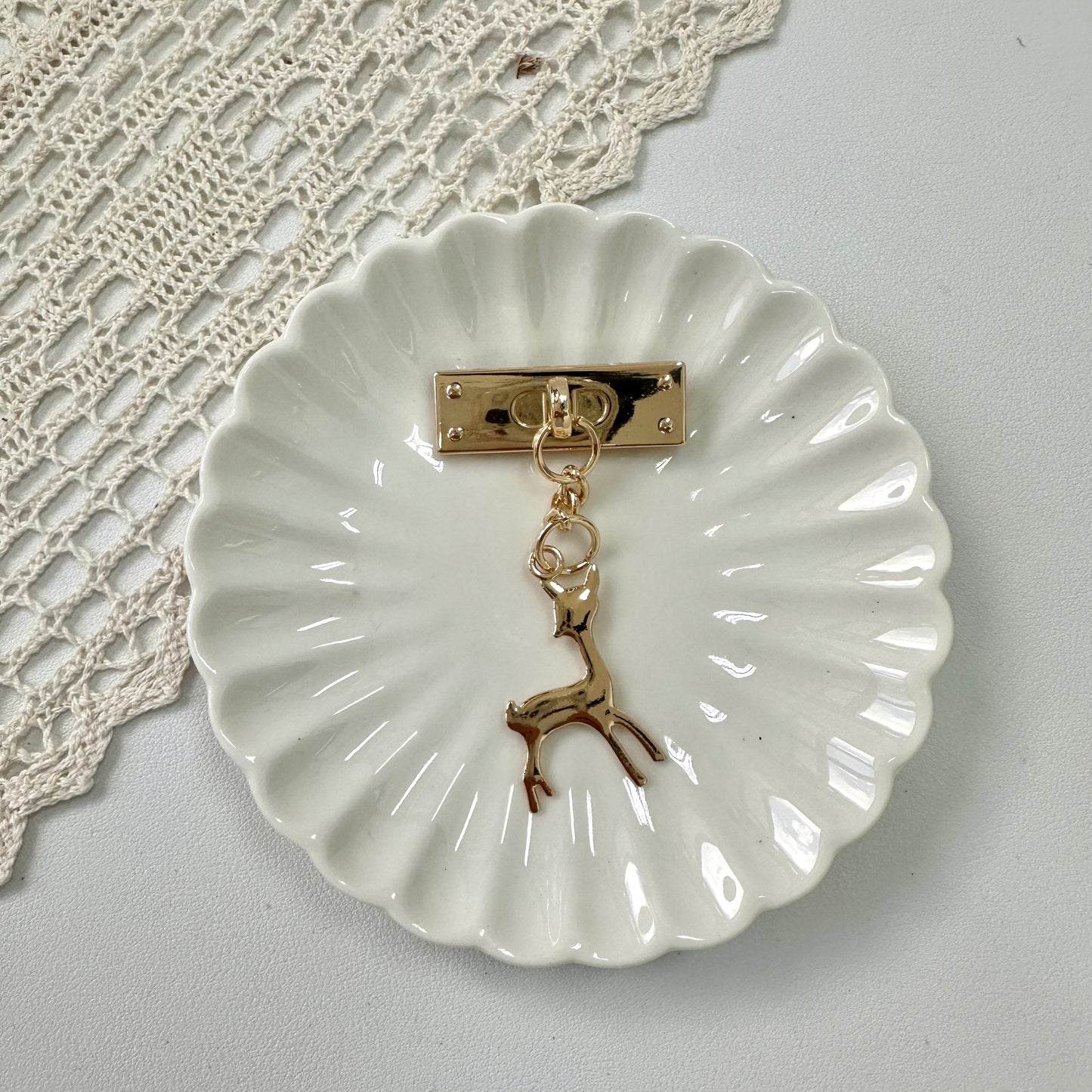 1.3cm x 4cm Metal Bag Accessory: Deer