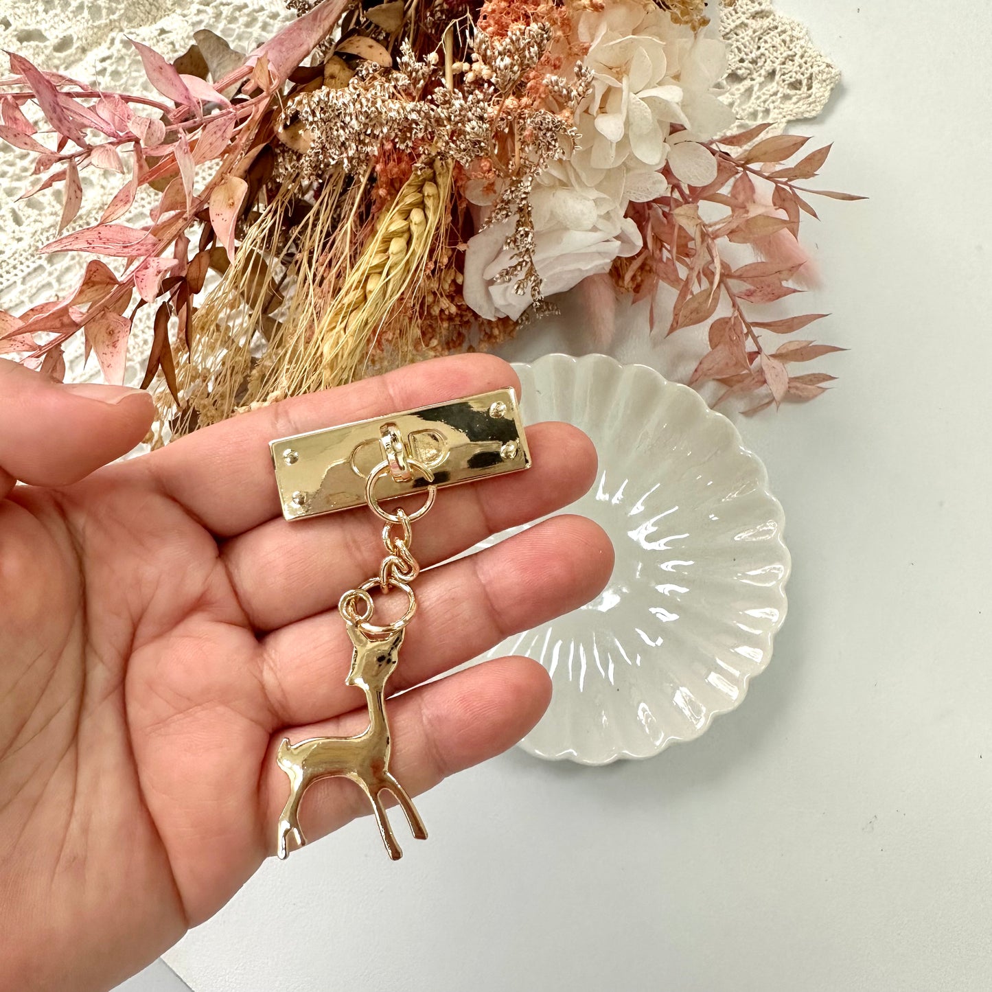 1.3cm x 4cm Metal Bag Accessory: Deer