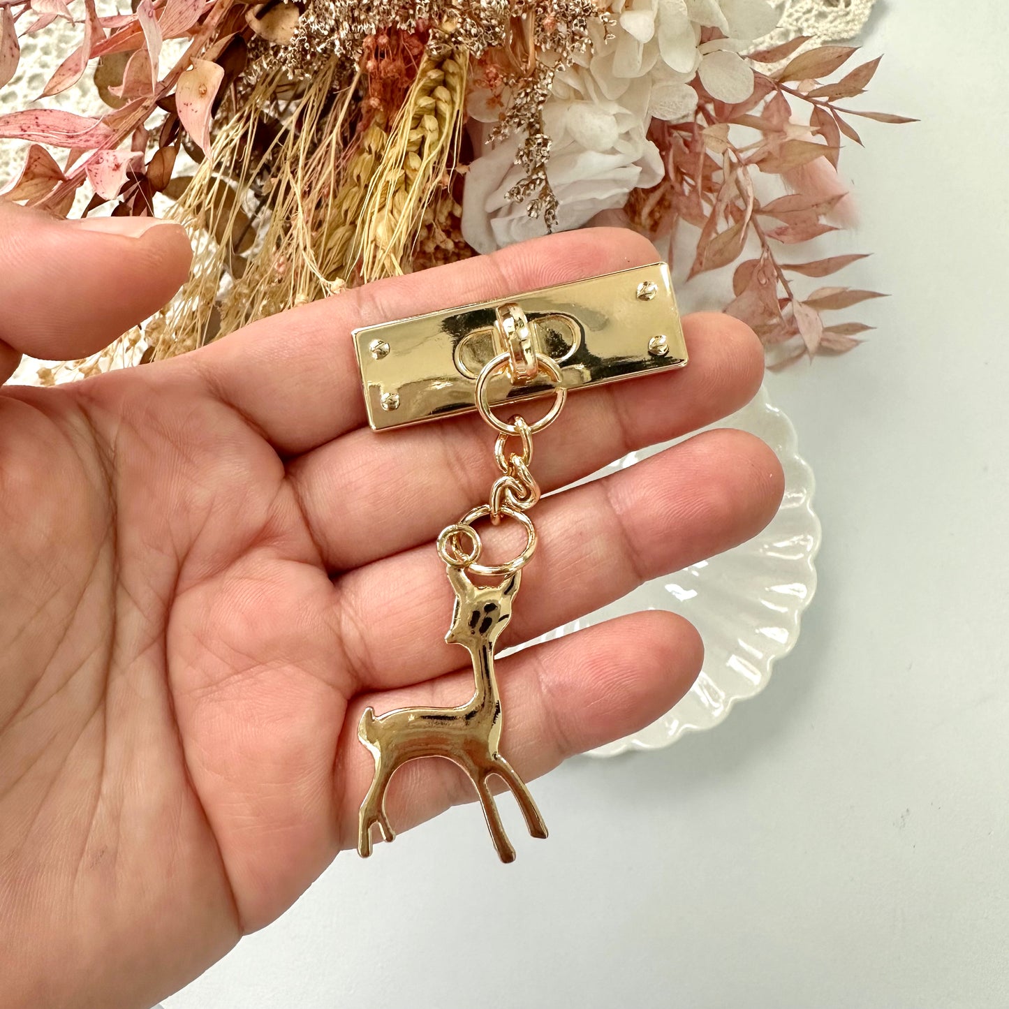 1.3cm x 4cm Metal Bag Accessory: Deer